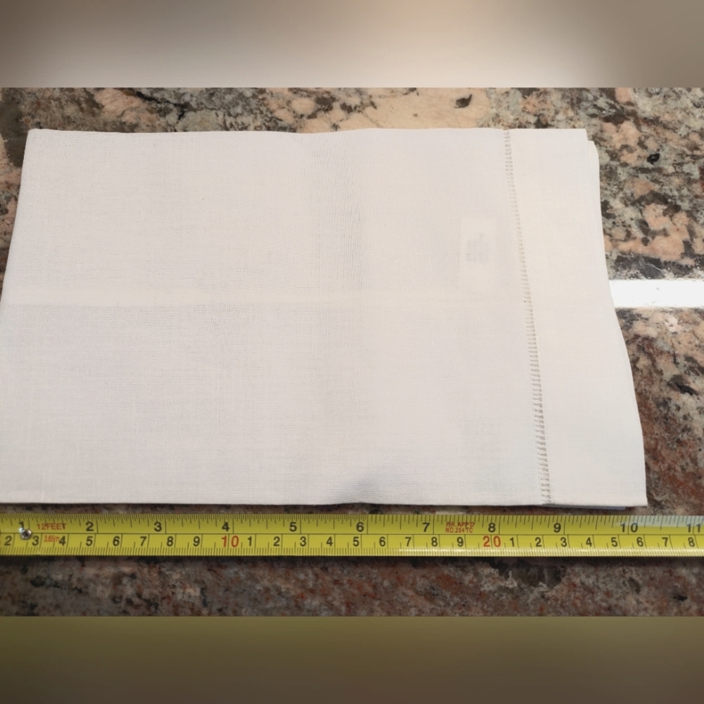 2/$18 NWOT Funny Holiday Hand Towel - Picture 4 of 5